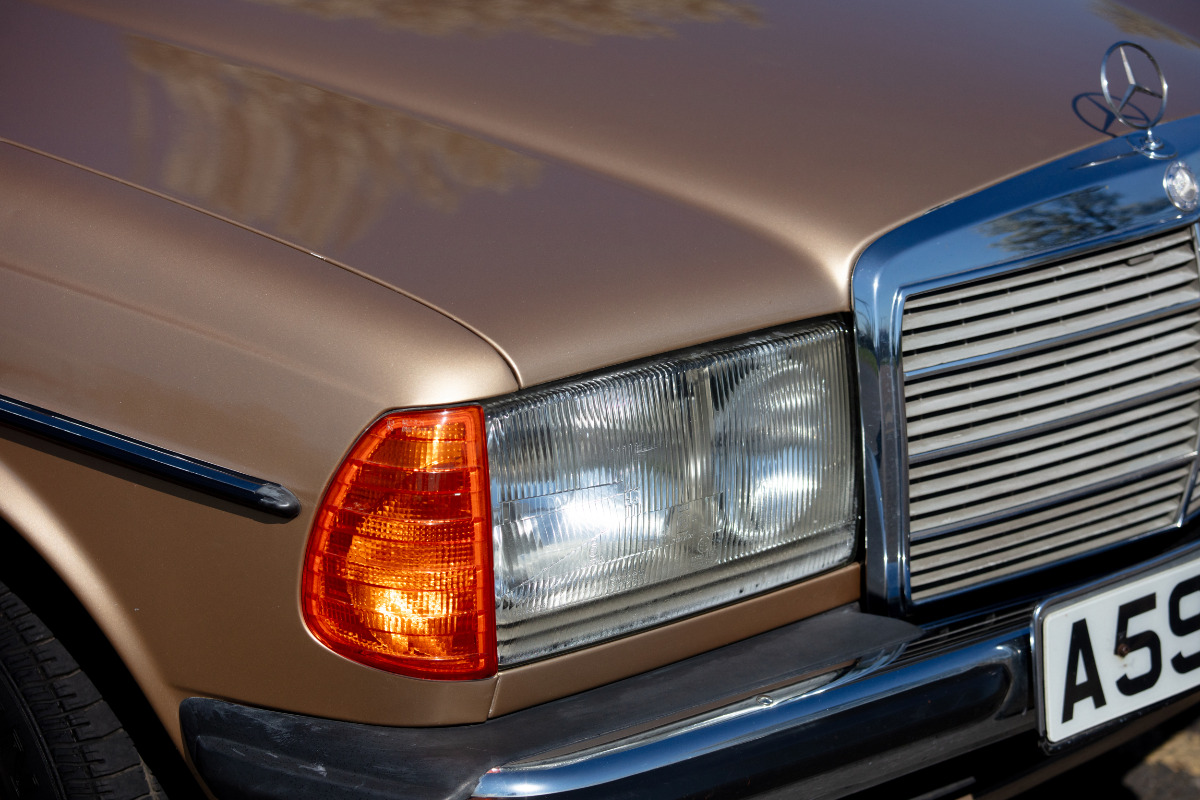 1983 Mercedes-Benz W123 Image 7